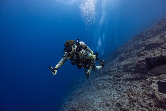 2-Tank Dive Featuring the Molokini Crater - What the small-group format means for you