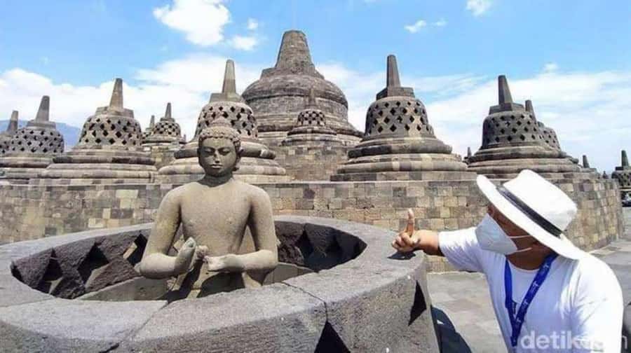 3days explore Yogyakarta Borobudur, Prambanan, Volcano, Etc. - Guides can make or break this experience