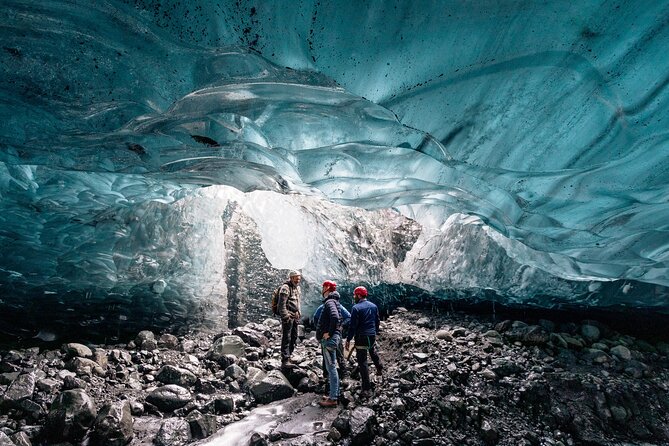 4-Day Iceland: Golden Circle, South Coast, Volcano Hike & Northern Lights - Day one: Þingvellir, Geysir, Gullfoss, and the South Coast