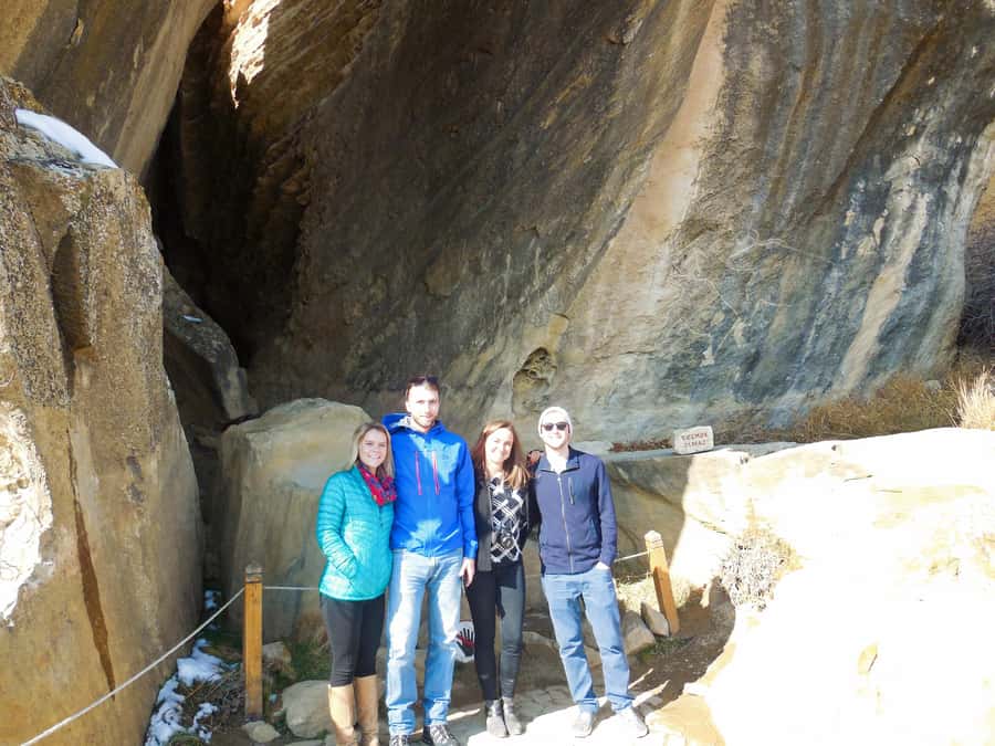 4-hr Gobustan & Mud Volcanoes Tour (Tickets Included) - Reading the ancient petroglyphs in Gobustan