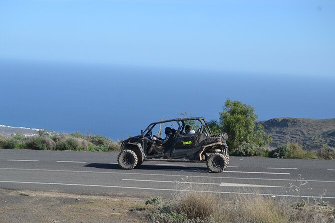 4-seater Mixed 2-hour Guided Buggy Volcano Tour in Lanzarote - The buggy, equipment, and dust factor