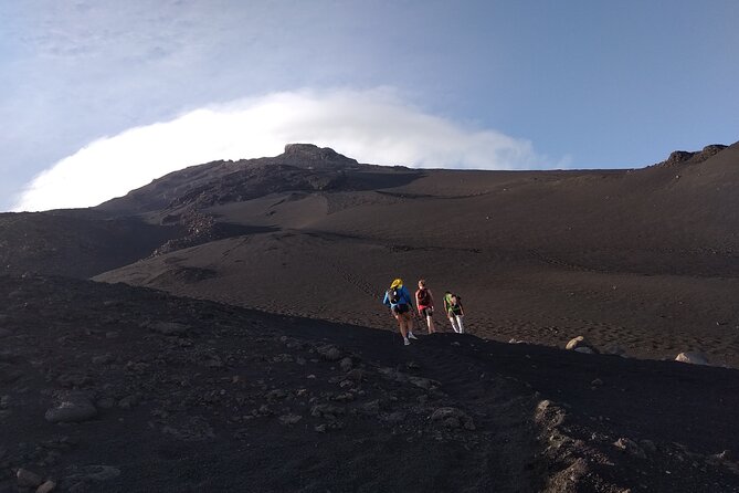 7. Ascension of VOLCAN Grand Pico to FOGO - The human side of the outing
