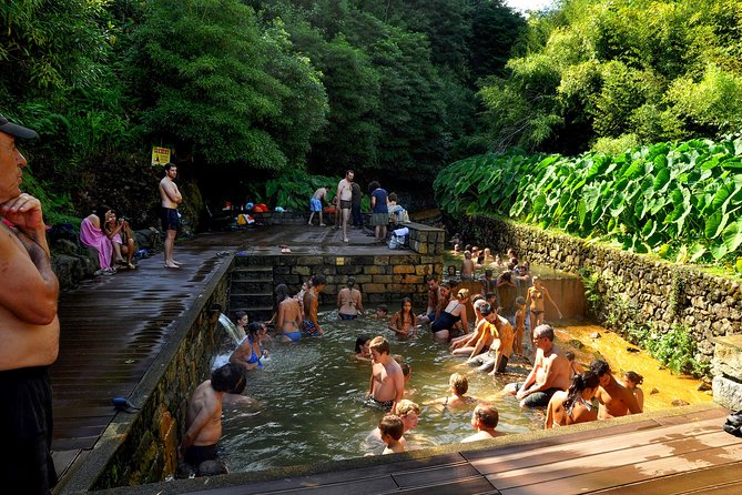 Adventure in the Furnas, with volcanoes, lagoons and tea plantations - Why this tour works well for a first day