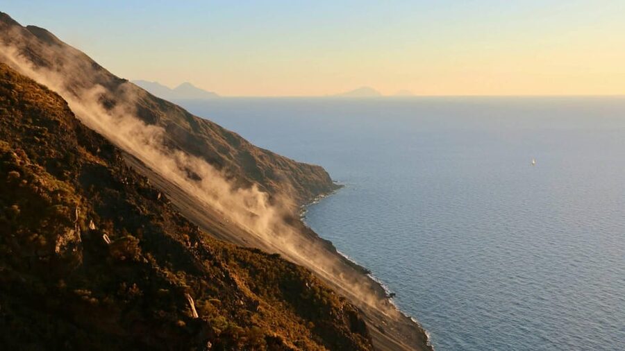 Aeolian Islands mini cruise with Stromboli by night - Starting at Vibo Marina near Il Gabbiano