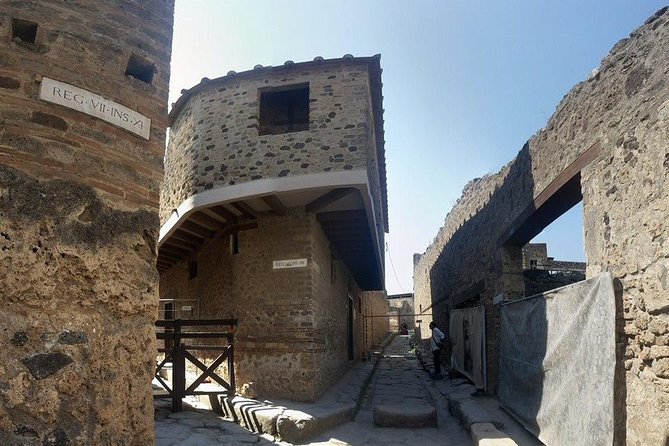 Amalfi Coast: Pompei & Vesuvius small group with Skip the line tickets - The guides make the biggest difference