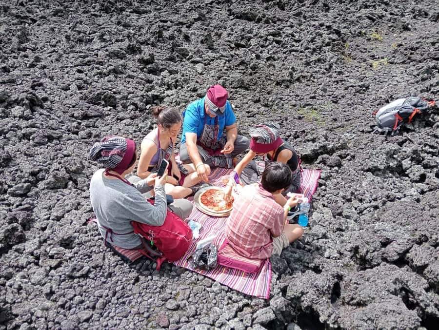Antigua: Make & Eat Pizza at Pacaya Volcano Private Tour - What the high rating tells you