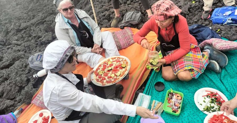 Antigua: Make & Eat Pizza at Pacaya Volcano Private Tour - Making pizza beside volcanic heat