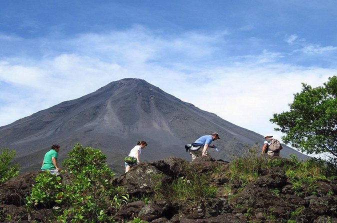 Arenal Volcano Hike plus Baldi Hot Springs and Dinner - Timing, transport, and the late-pickup risk