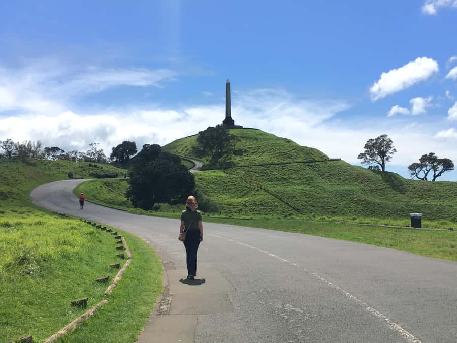 Auckland: Half-Day Auckland Volcanoes Tour - Mangere Domain combines a break with another volcanic walk