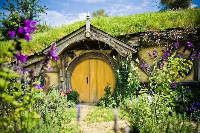 Auckland to Hobbiton Movie Set and Rotorua's Geothermal Valley - Hobbiton: more than a movie photo stop