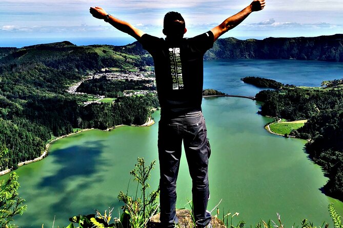 Azores: Shore Excursion Sete Cidades - Blue & Green Twin Crater Lakes - Meeting your guide at Ponta Delgada port