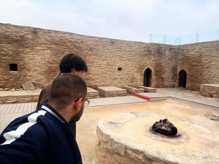 Baku: Gobustan/Absheron guided tour with lunch and tickets - Gobustan’s petroglyphs, where the rocks tell the story