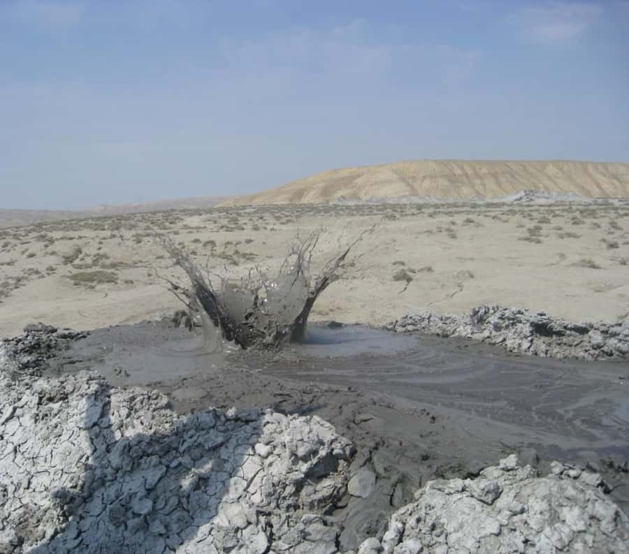Baku:Gobustan Mud Volcanoes Temple & Entry tickets included - The optional Baku night tour gift