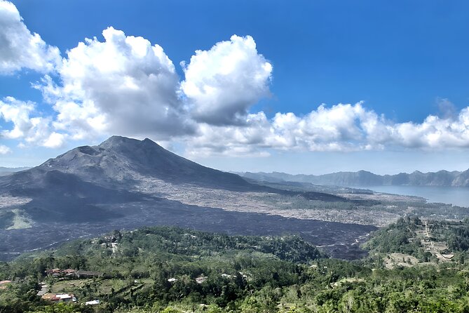 Bali Full-Day Car Charter: Ubud and Kintamani Volcano Tour - Ubud Palace gives you a short taste of royal Bali
