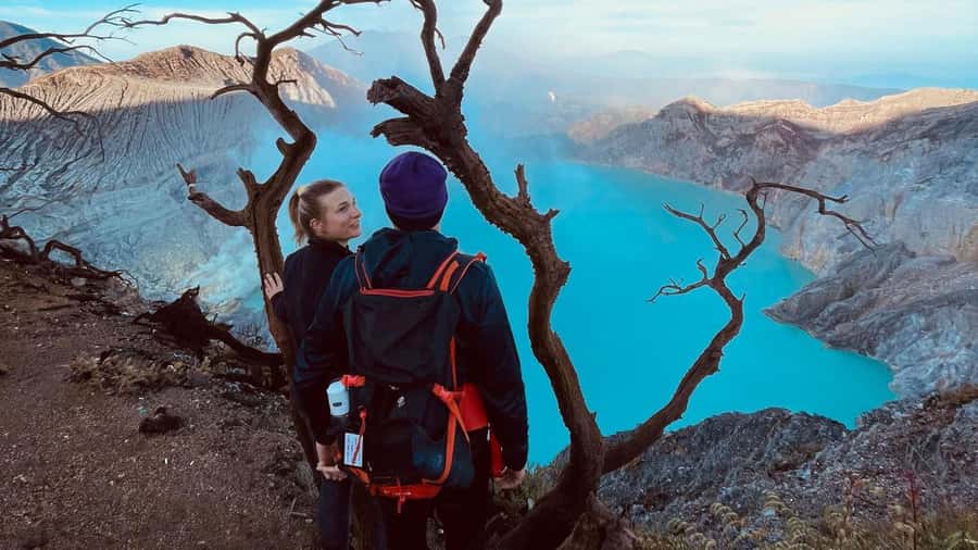 Bali to Ijen Volcano 1-Day Tour - Sunrise above the crater lake