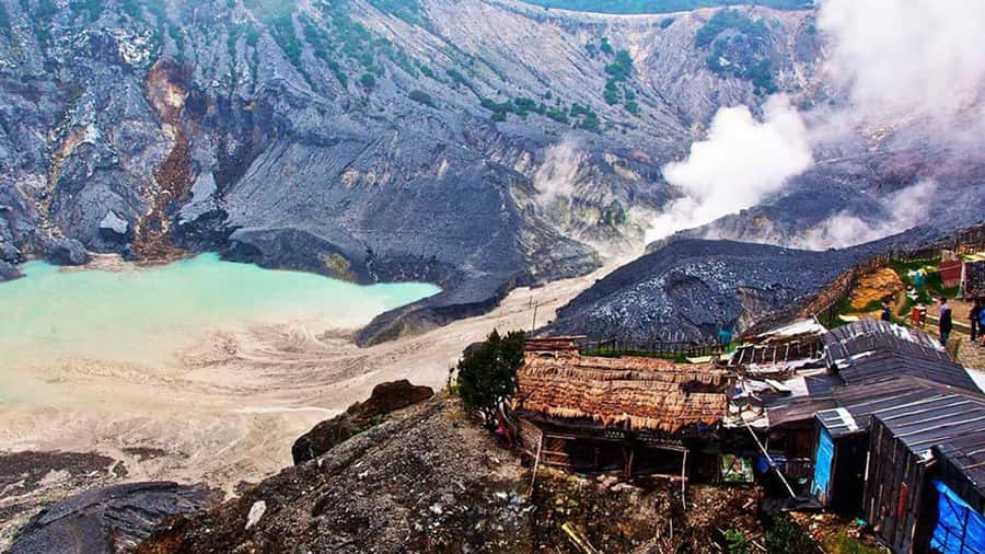 Bandung Tangkuban Perahu Volcano Tours - Tangkuban Perahu: Bandung’s sulfur-scented volcano