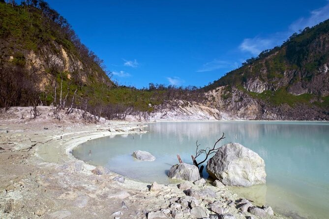 Bandung Tour Volcano, Hotsprings, Mud, Tea, Lunch all Included - Key points before you book