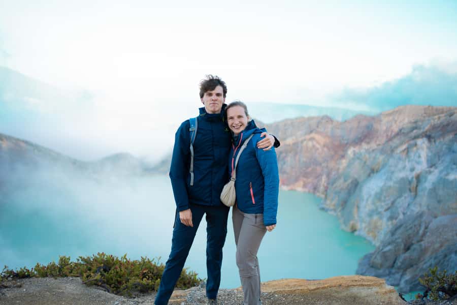 Banyuwangi/Bali: Ijen crater Bluefire & Sunrise Experience - Why Kawah Ijen makes such a powerful night trip