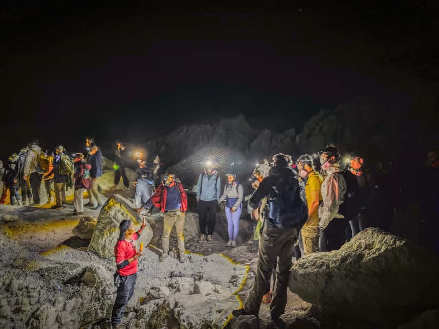 Banyuwangi/Bali: Ijen Volcano Midnight Blue Fire Guided Tour - The essentials at a glance
