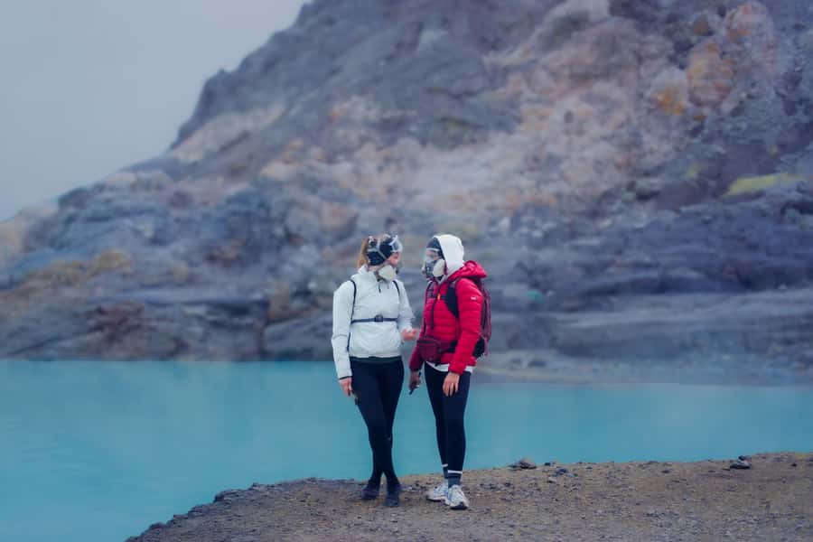 Banyuwangi: Ijen Crater Bluefire and Sunrise Guided Trek - Sunrise above Kawah Ijen