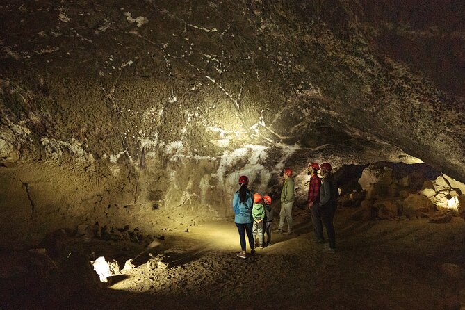 Bend Oregon Guided Lava Tube Cave Tour - Clothing, equipment, and small practical tips