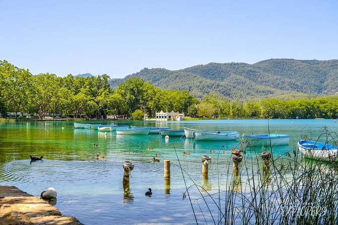 Besalú, Banyoles Lake & Volcanic Castellfollit from Girona - Two hours among the streets of Besalú
