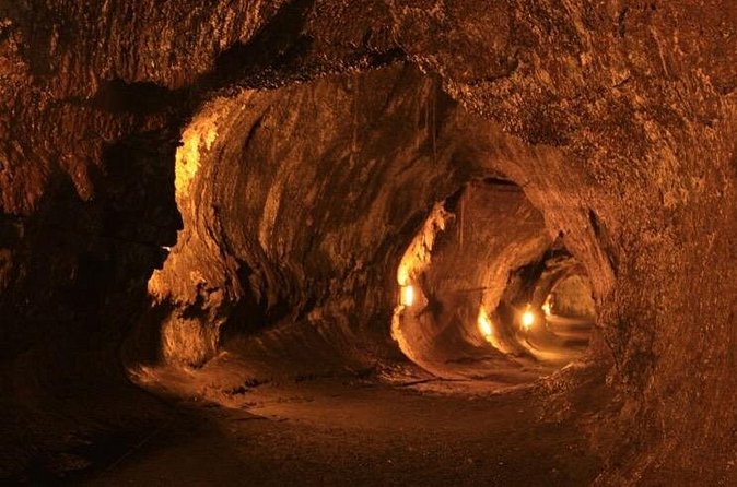 Best of Big Island: Volcanoes, Waterfall, Blacksand Beach & Lunch - Walking through Nāhuku, the 600-foot lava tube