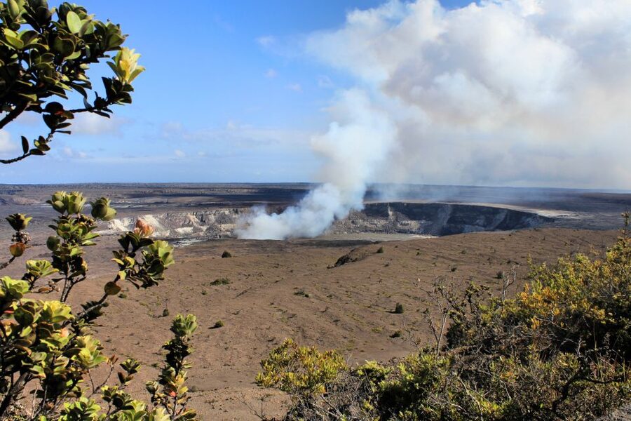 Big Island: Coffee, Black Sand, Volcano and Waterfall Tour - Why this 11-hour route works