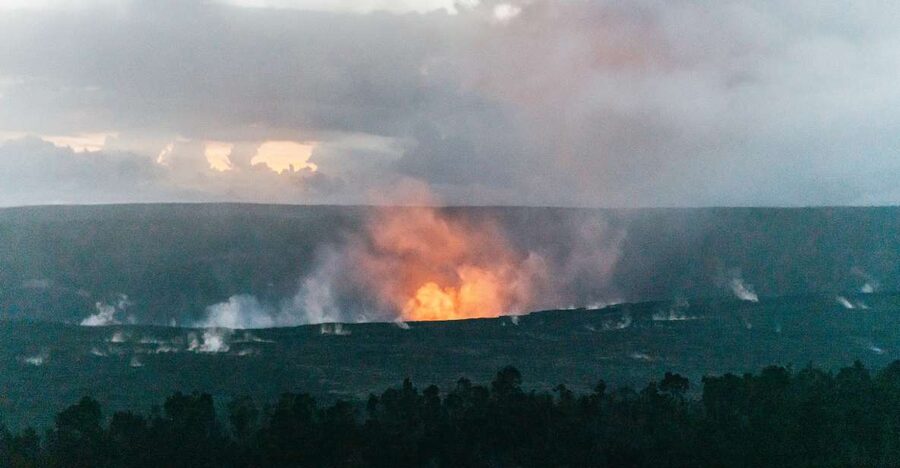 Big Island: Evening Volcano Explorer from Hilo - Guides, explanations, and the language issue