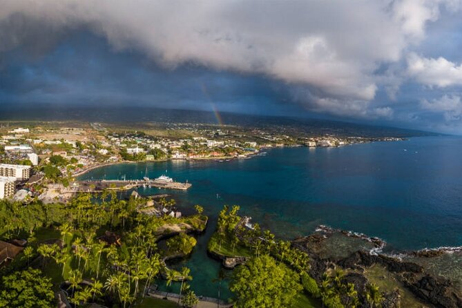 Big Island Scenic Tour: Volcano HiloTown Waterfalls Beach & Lunch - A local lunch break in Hilo