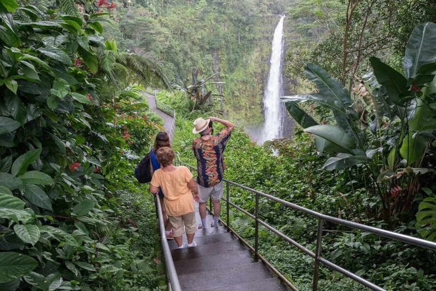 Big Island: Volcanoes, Waterfalls, & Coffee Farm Day-Trip - What the long transport day feels like
