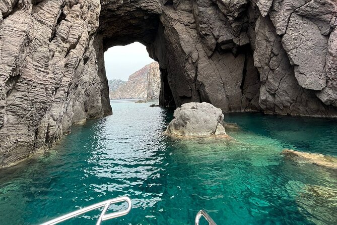 Boat Tour from Lipari between Volcanoes and Uncontaminated Landscapes 4/6 pax - What is included on the boat