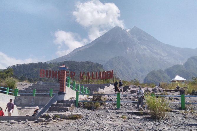 Borobudur(climb up), Merapi Volcano and Prambanan Temple Tour - Prambanan: a powerful contrast to Borobudur