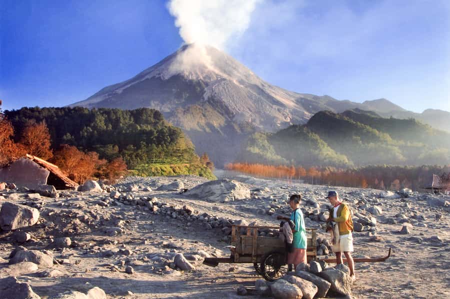 Borobudur Sunrise, Merapi Volcano & Prambanan Full Day Tour - One early start, four major sights