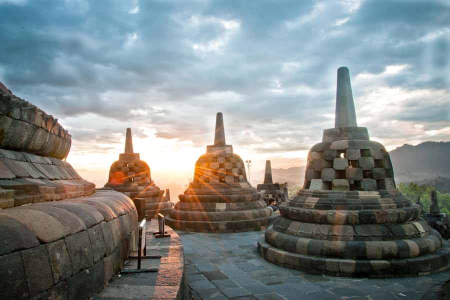 Borobudur Sunrise, Merapi Volcano & Prambanan Full Day Tour - Borobudur when the gates are quiet