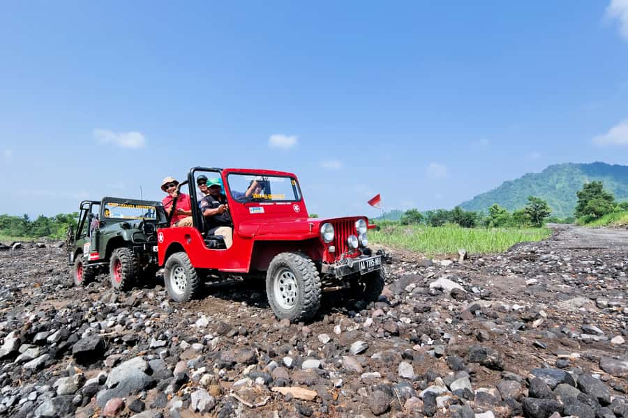 Borobudur Sunrise, Merapi Volcano & Prambanan Full Day Tour - Lunch and the road to Prambanan