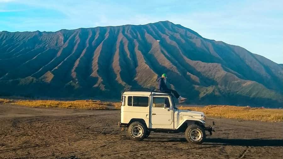 Bromo: Private Sunrise and Crater Exploration - Walking up to the crater rim