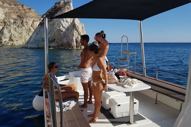 Caldera Private Cruise & Volcano Hike - Palea Kameni and the thermal springs