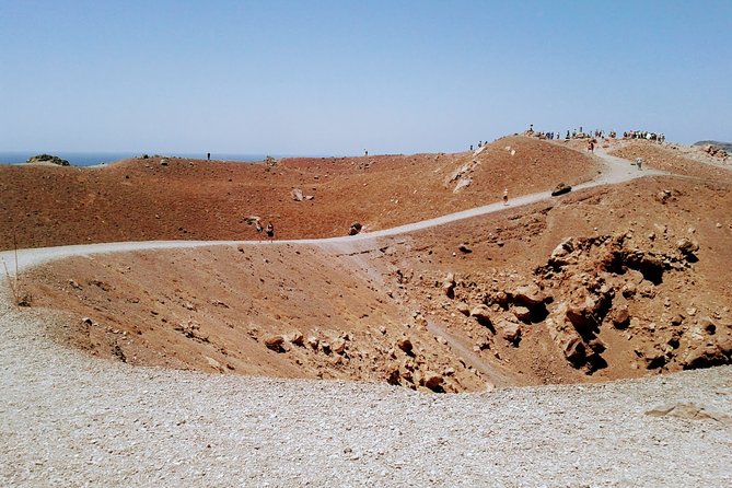 Caldera Private Cruise & Volcano Hike - Three hours is the sensible middle choice