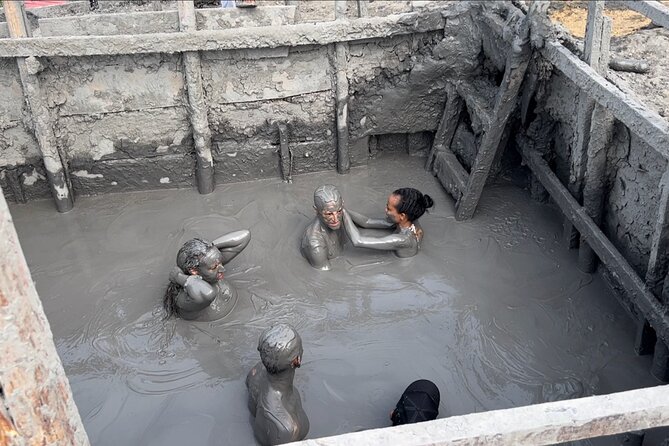 Cartagena Mud Volcano Tour — VIP Exclusive Crowd-Free Access! - Reaching the top of Volcan del Totumo