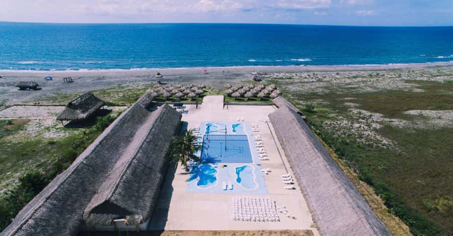 Cartagena: Mud Volcano Tour with Lunch, Pool, and Beach - Should you book the Totumo mud volcano tour?