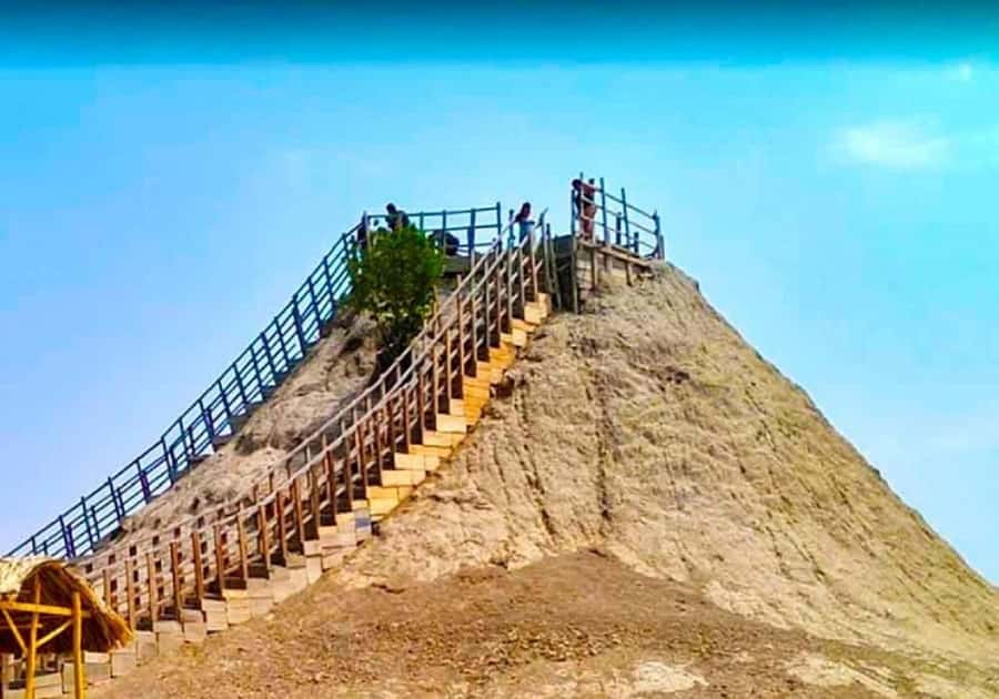 Cartagena: Volcano of Totumo with Entry Ticket and Transfer - Entering the 20-minute therapeutic mud bath