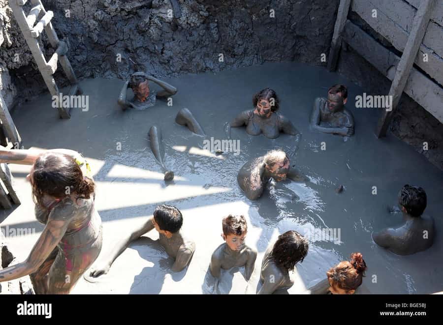 Cartatgena: Volcan Del Totumo + Almuerzo En Hotel VIP - What El Totumo mud volcano is really like