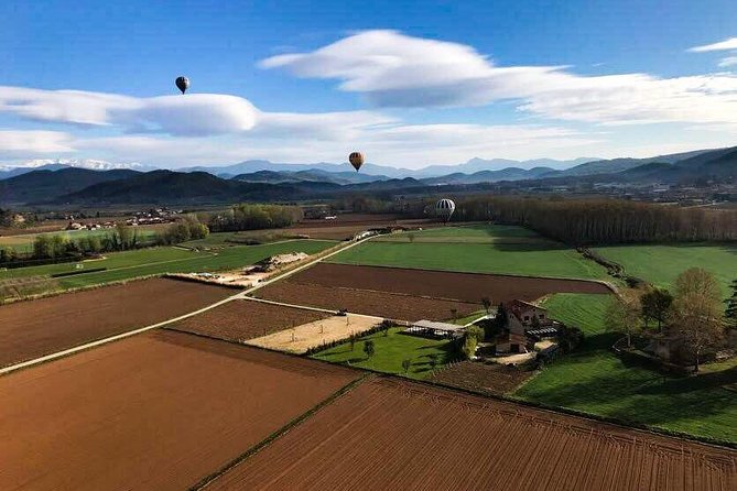 Catalonia Hot Air Balloon Ride and Breakfast over the Volcanoes of la Garrotxa - The flight above the volcanic zone