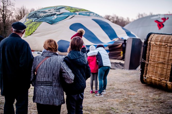Catalonia Hot Air Balloon Ride and Breakfast over the Volcanoes of la Garrotxa - The early start at Vol de Coloms