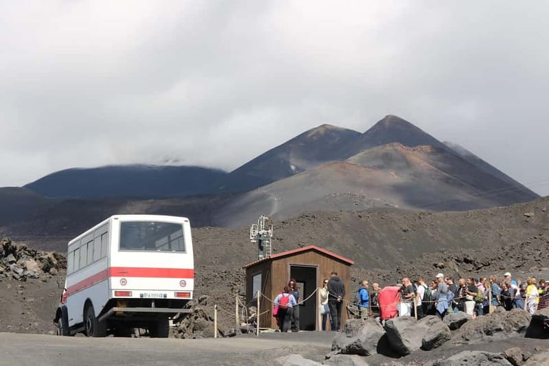 Catania, Etna trekking with guide and cable car at 3000 meters + transfer available - Looking into the Valle del Bove