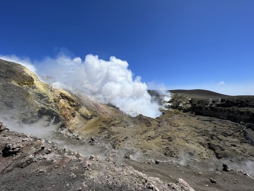 Catania: Summit Craters from North Etna with 4x4 vehicles - The 4x4 ride to the Pizzi Deneri Observatory