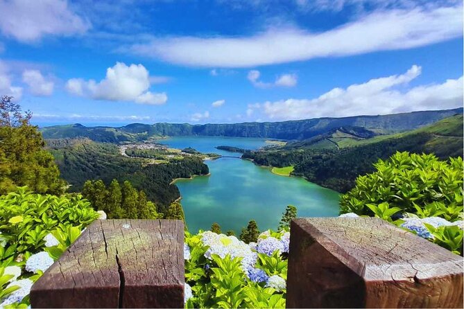 Cruise Travellers: Shore Excursion Sete Cidades & Furnas Volcano - Sant Iria and the traditional tea fields at Gorreana