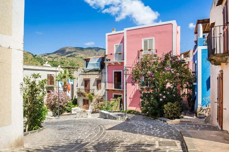 Da Tropea: Lipari Panarea Stromboli by night - Key Points at a Glance