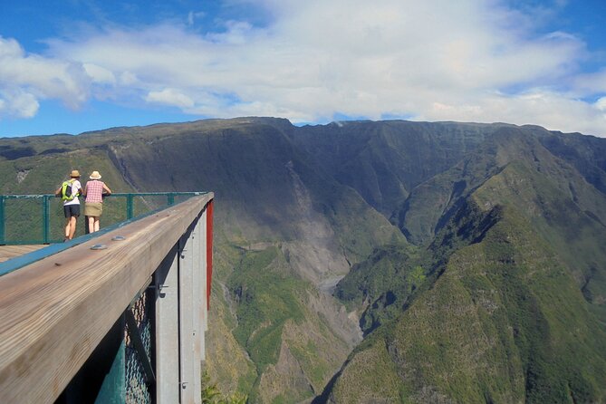 Day tour of the mountains to the Volcano + breakfast - Commerson Crater, a dramatic volcanic chasm